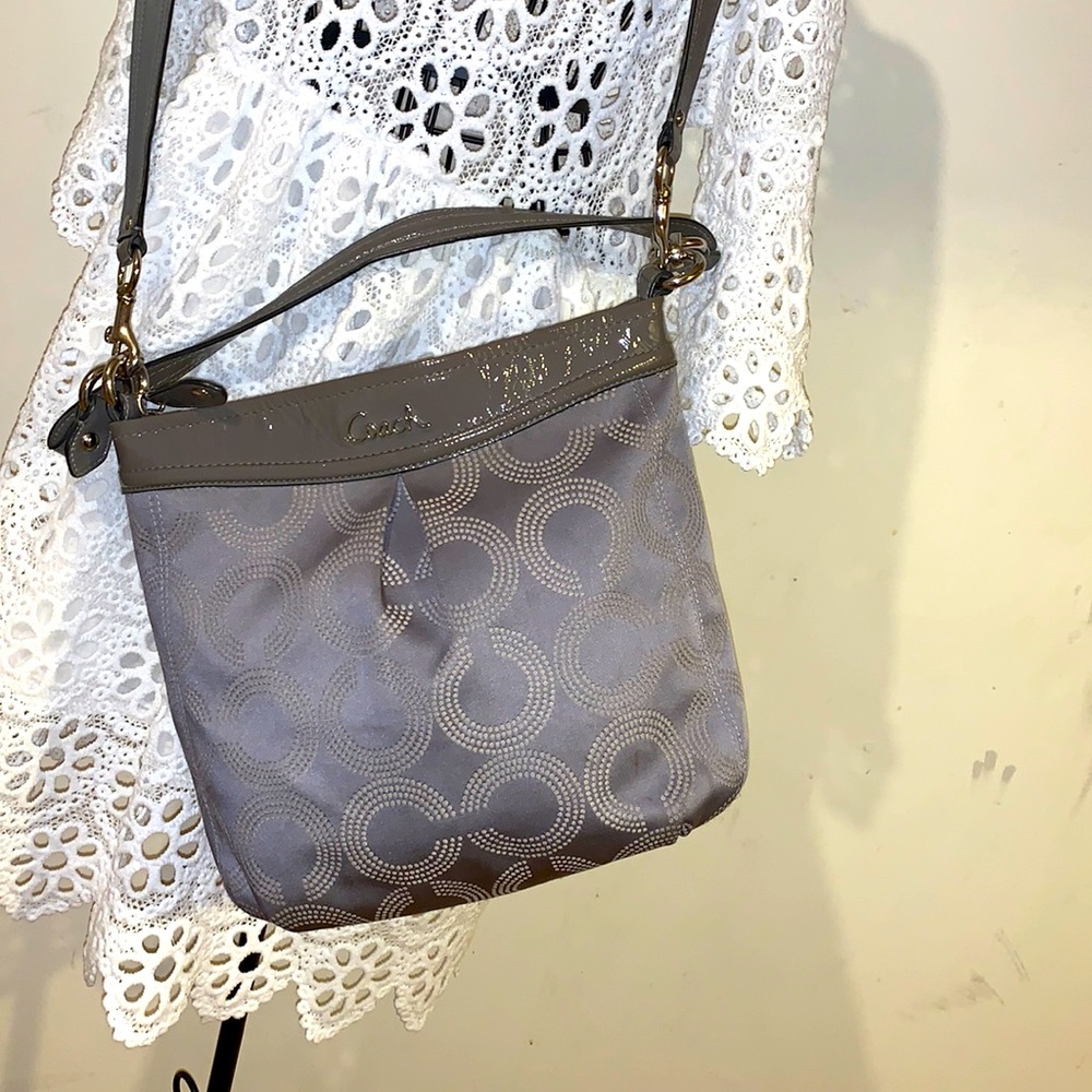 Sale Women’s Coach shoulder bag